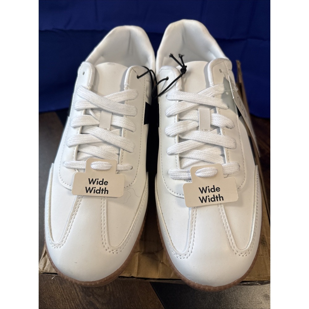No Boundaries Sport Sneakers Women 12W White New Lace Up Stripe WWNB25CA156EL